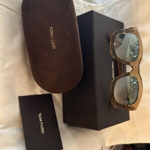 Authentic Tom Ford mirrored lenses sunglasses/ women